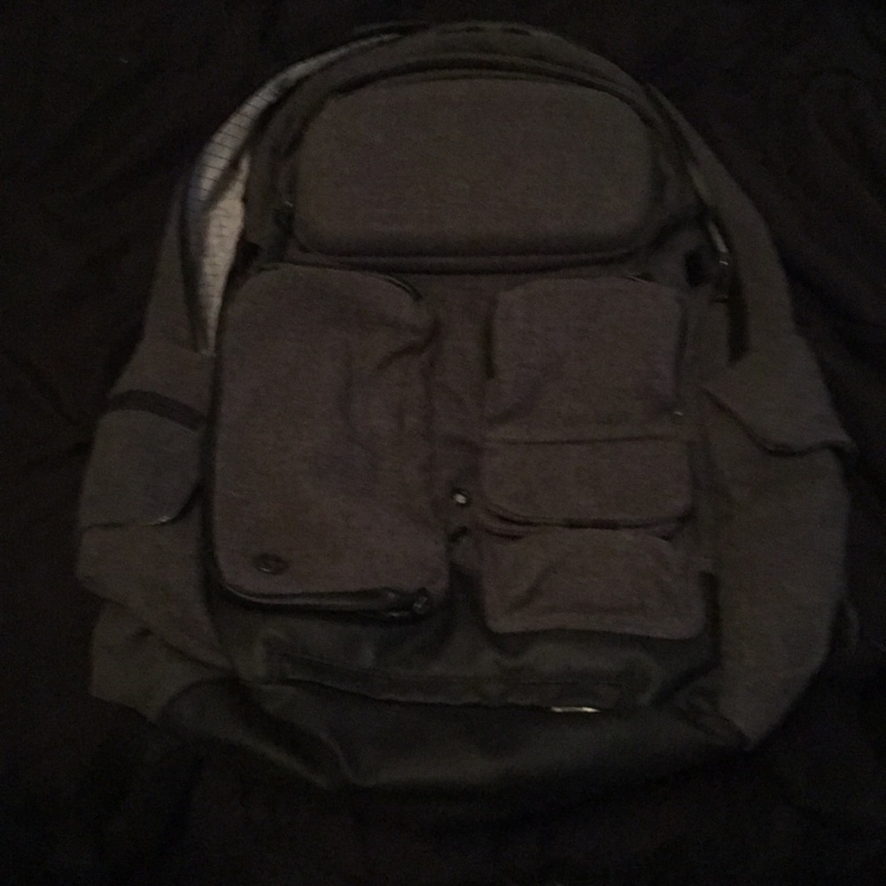 Lululemon Athletica cruiser backpack